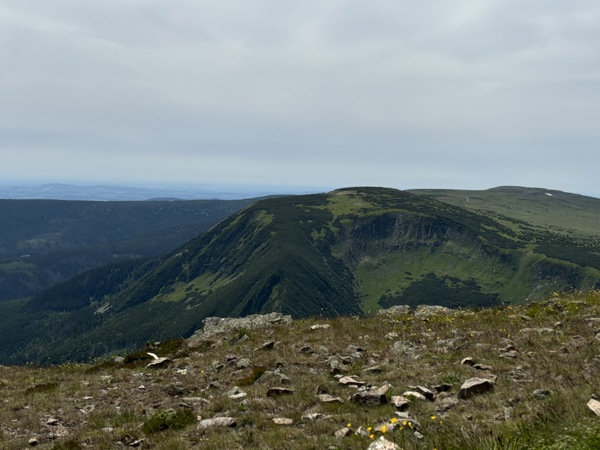 Nová infrastruktura na nejvyšší horu Česka. Dočká se Sněžka vodovodu a kanalizace?