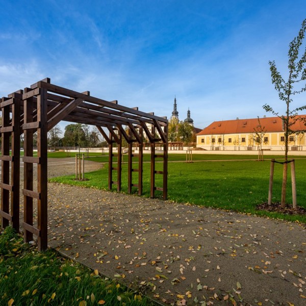 Průchozí Pergola