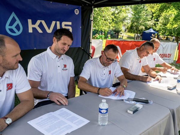 Jsme titulárním partnerem BK KVIS Pardubice!