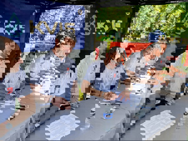 Jsme titulárním partnerem BK KVIS Pardubice!