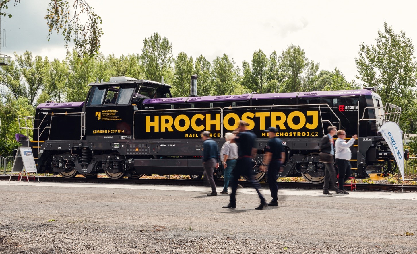 Hrochostroj se rozrůstá! Žlutou flotilu posílí další dva stroje