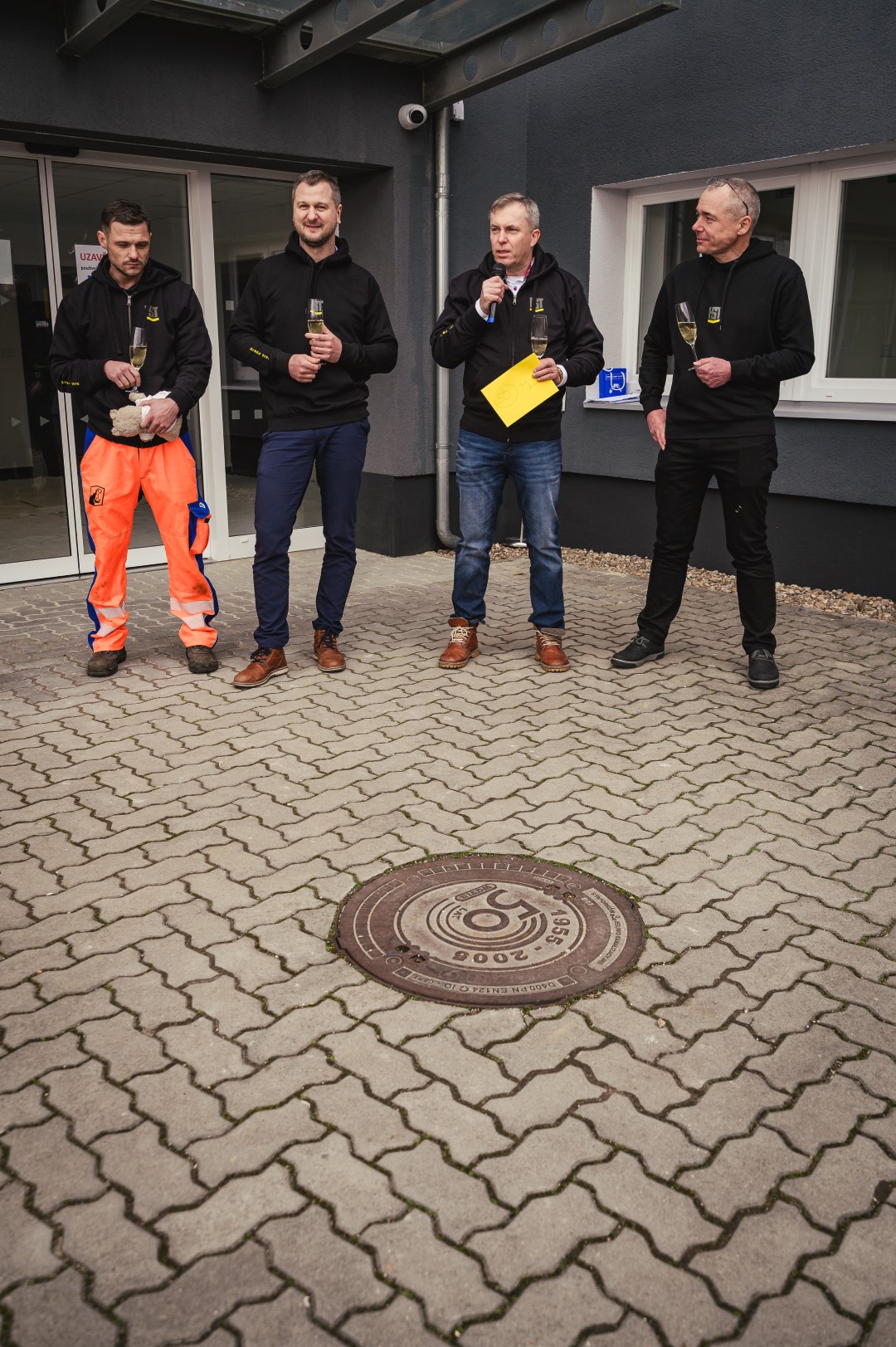 Nové sídlo Hrochostroje v Hradci Králové je otevřeno